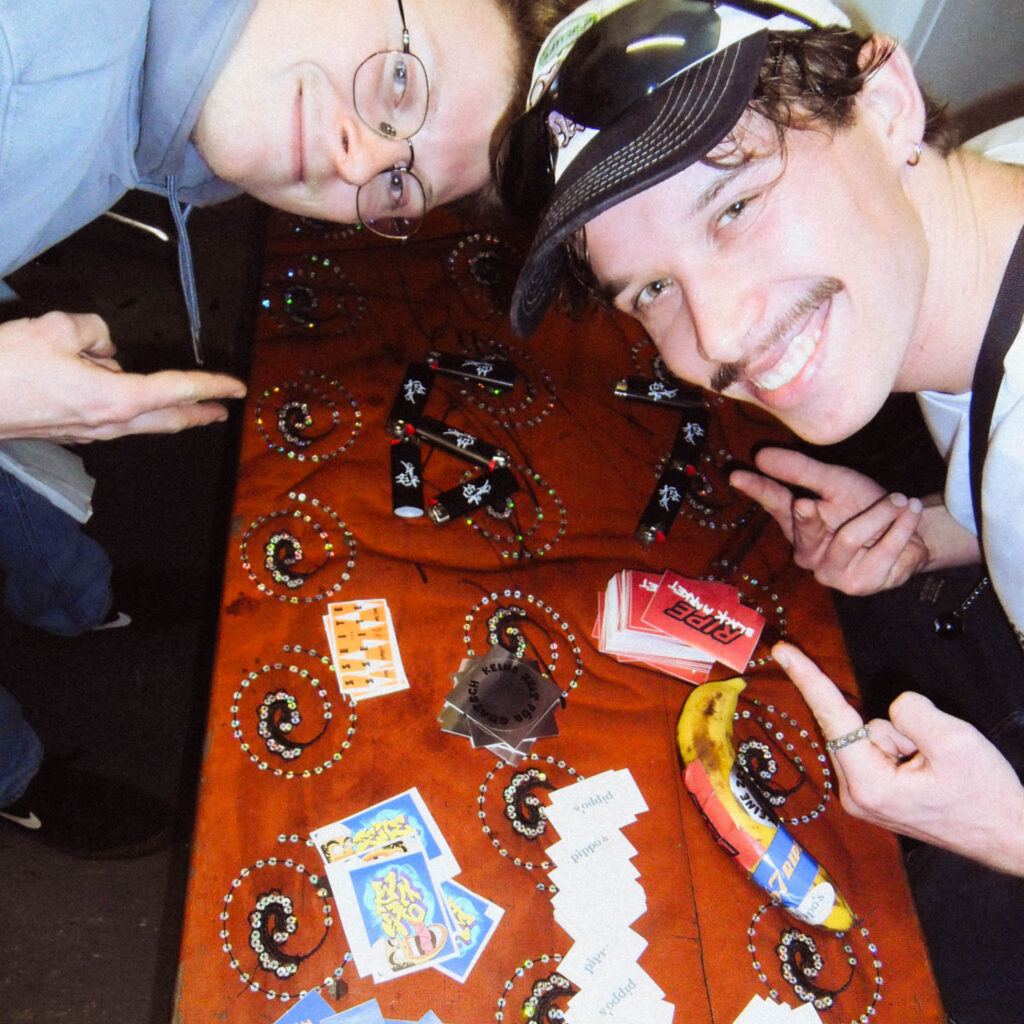 Sticker im Pop-up Store